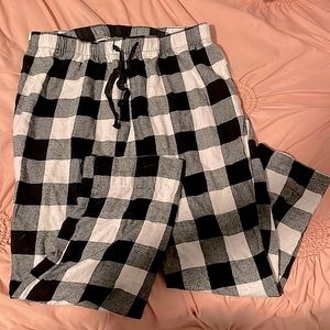 Large Old Navy sleep pants